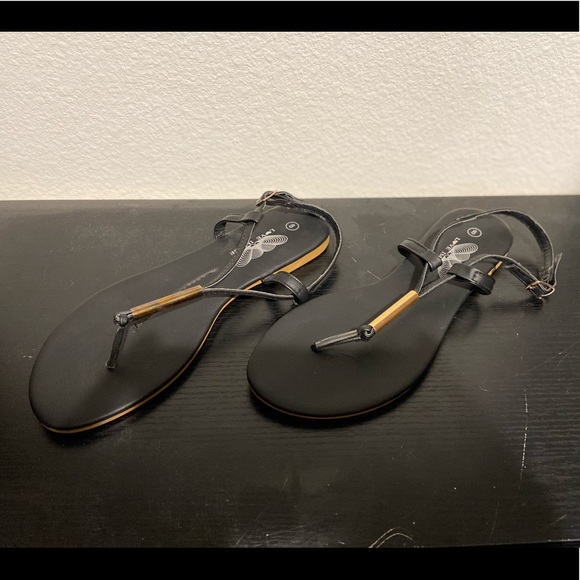 NWOT Love Image Sandals- Black Size 8 - Picture 1 of 3